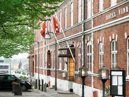 møder kurser betingelser